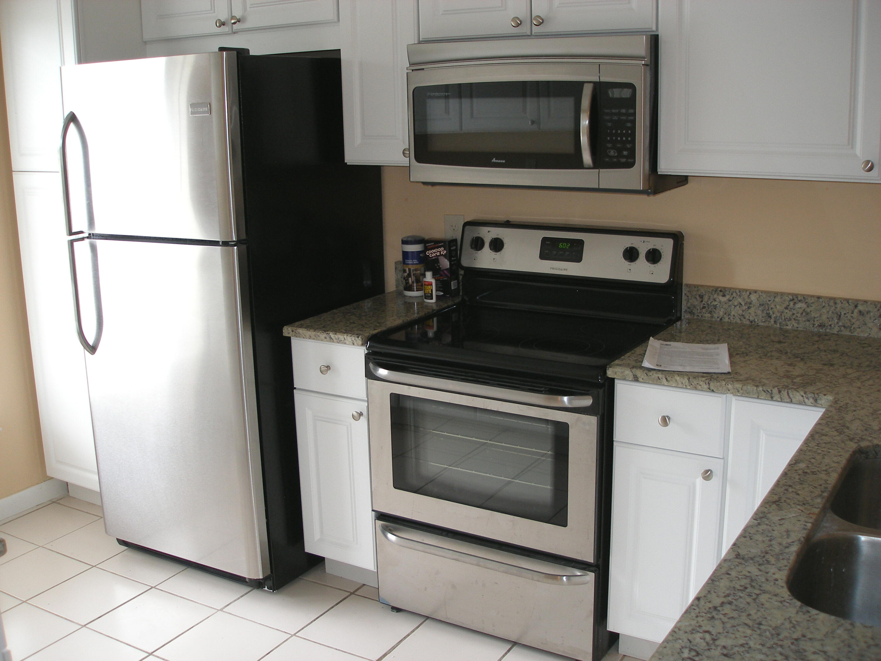194 Pinewood Court Jupiter, FL 33458 - Photo 3 of 16 P5310303