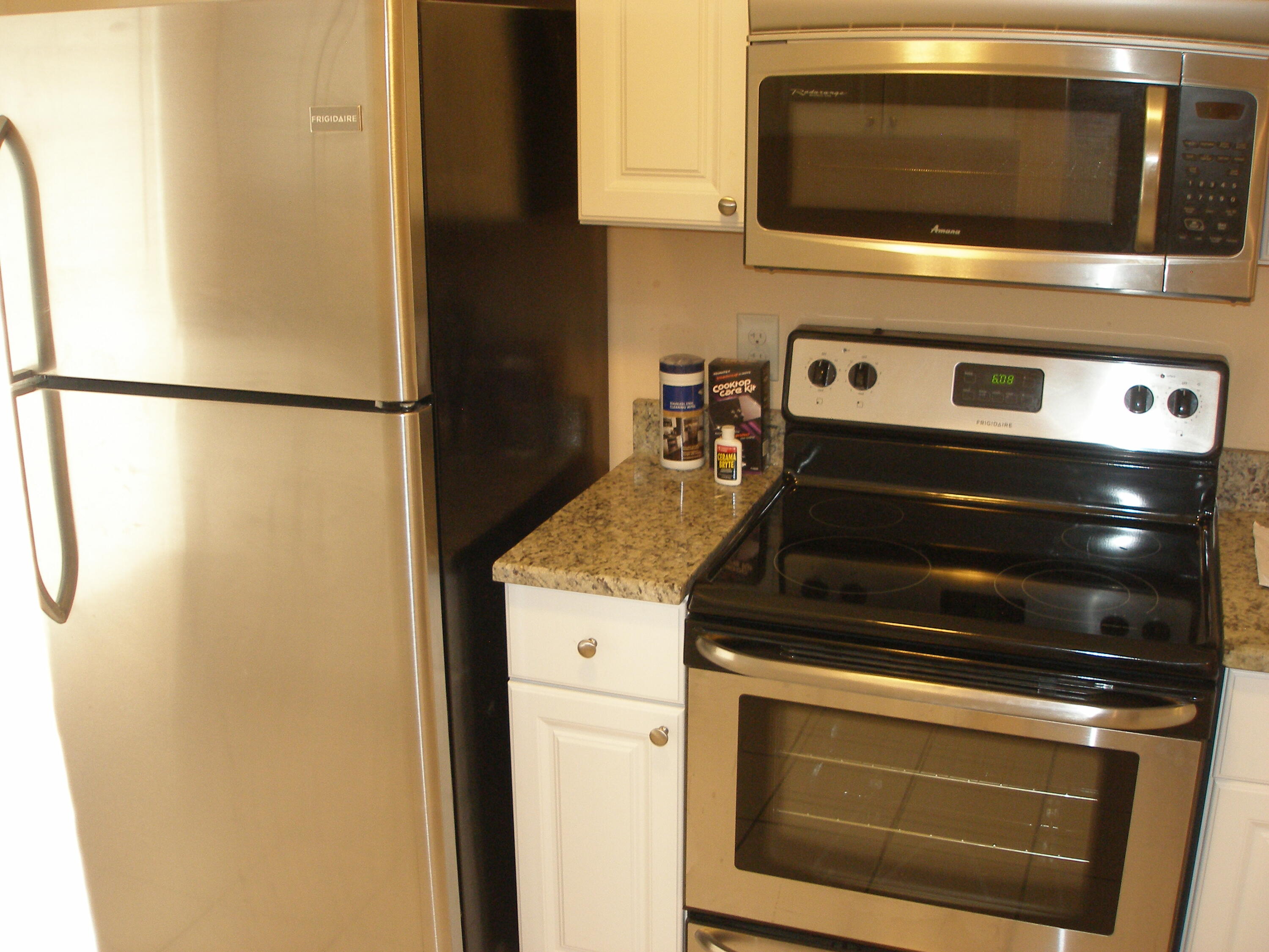 194 Pinewood Court Jupiter, FL 33458 - Photo 4 of 16 P5310315