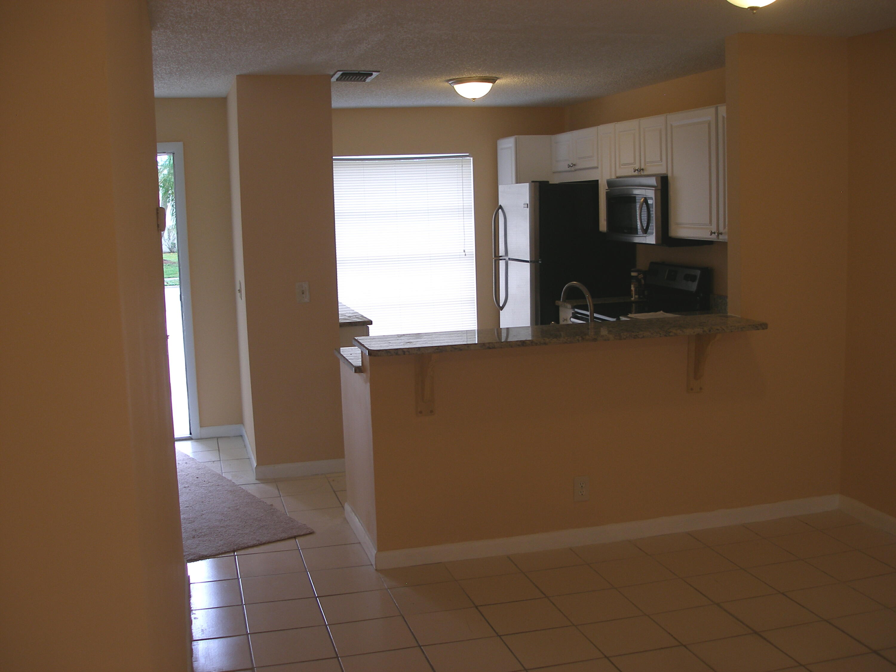 194 Pinewood Court Jupiter, FL 33458 - Photo 8 of 16 P5310312