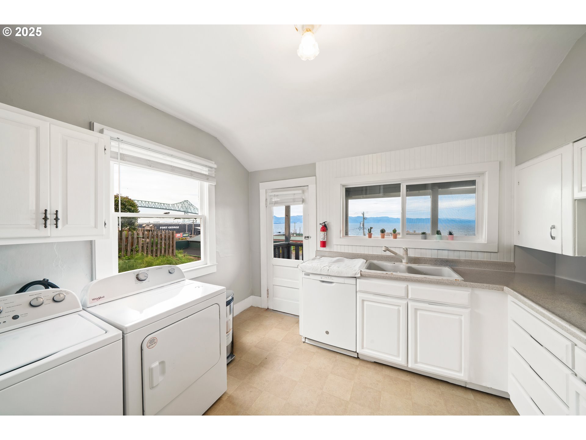 146 Bond Street Astoria, OR 97103 - Photo 25 of 41 Unit #3