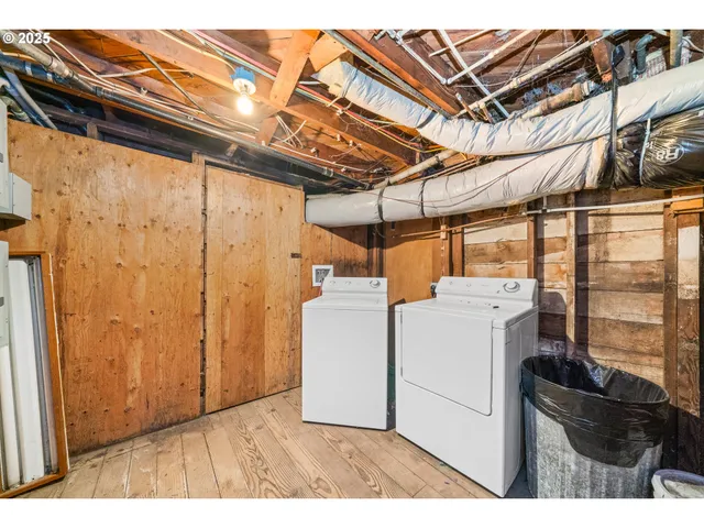 a view of a storage & utility room
