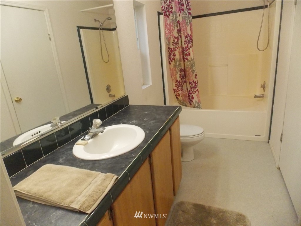 16717 Vail Loop Road Southeast Rainier, WA 98576 - Photo 11 of 26 Gallery Image 11