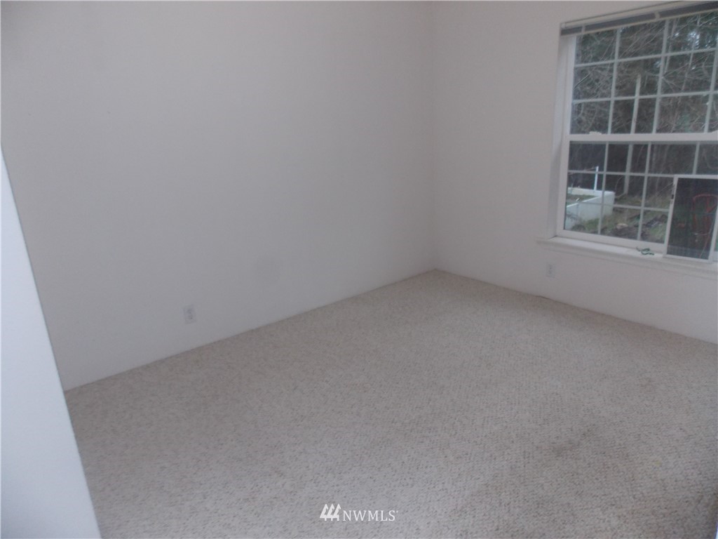 16717 Vail Loop Road Southeast Rainier, WA 98576 - Photo 12 of 26 Gallery Image 12