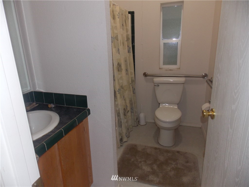 16717 Vail Loop Road Southeast Rainier, WA 98576 - Photo 14 of 26 Gallery Image 14