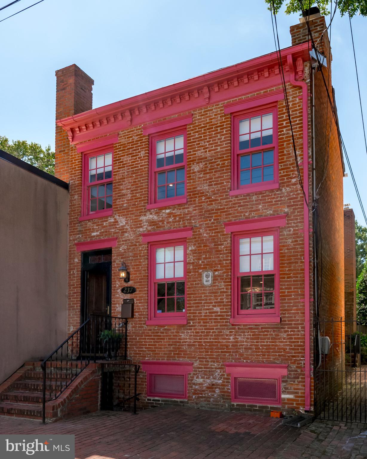 237 Hanover Street Annapolis, MD 21401 - Photo 1 of 48 a view of two large brick building