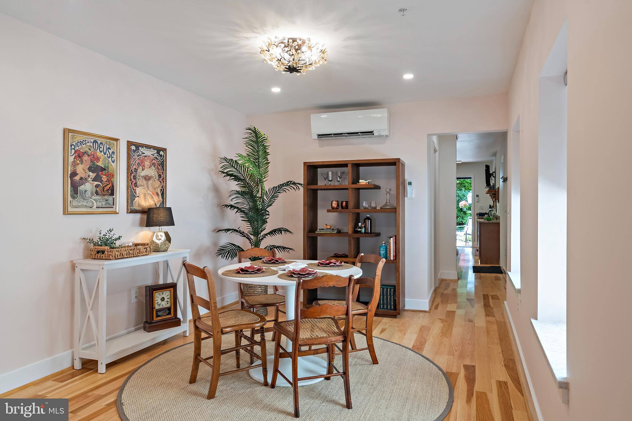 237 Hanover Street Annapolis, MD 21401 - Photo 15 of 48 a dining room with furniture and window