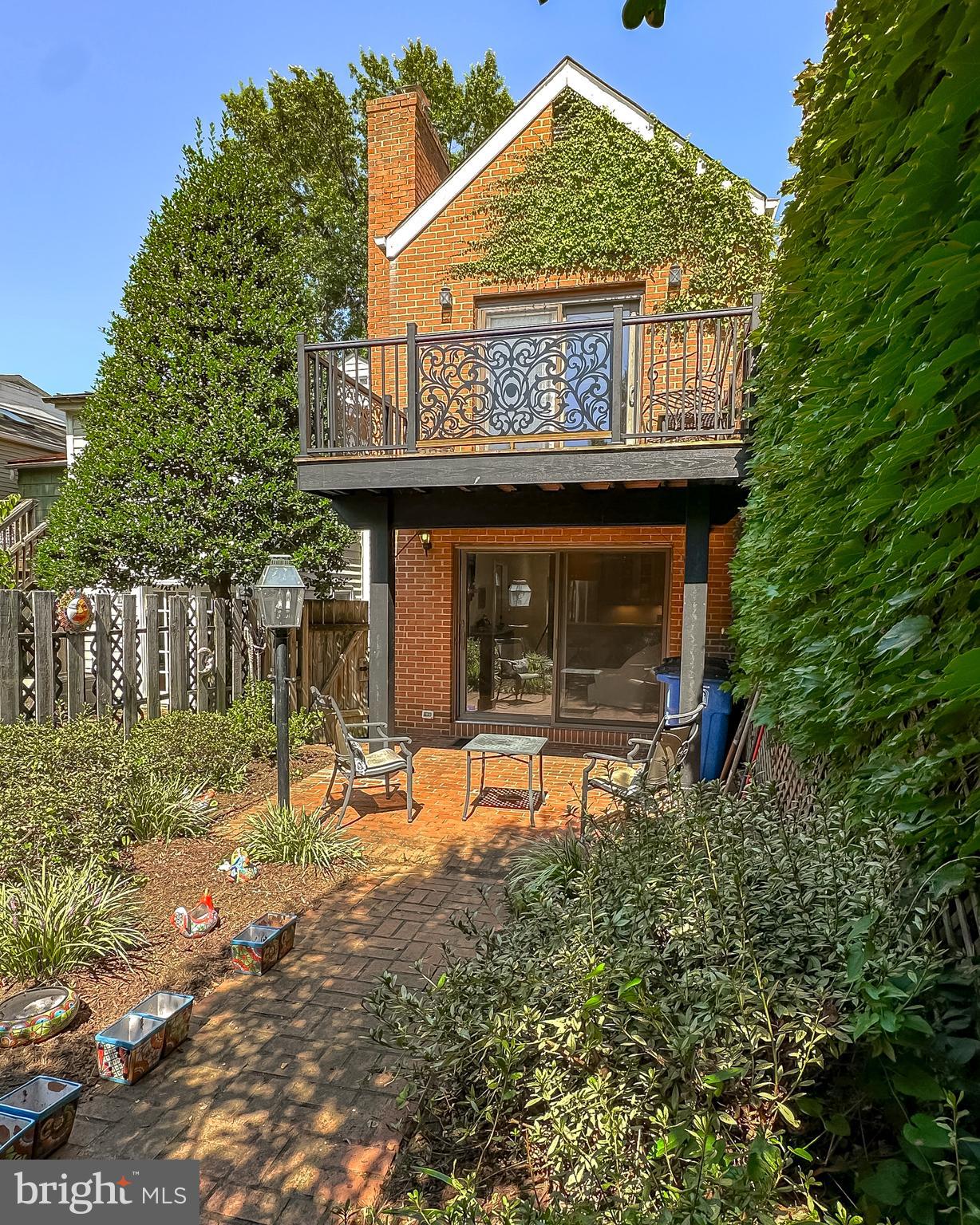 237 Hanover Street Annapolis, MD 21401 - Photo 2 of 48 a view of a house with a yard and plants