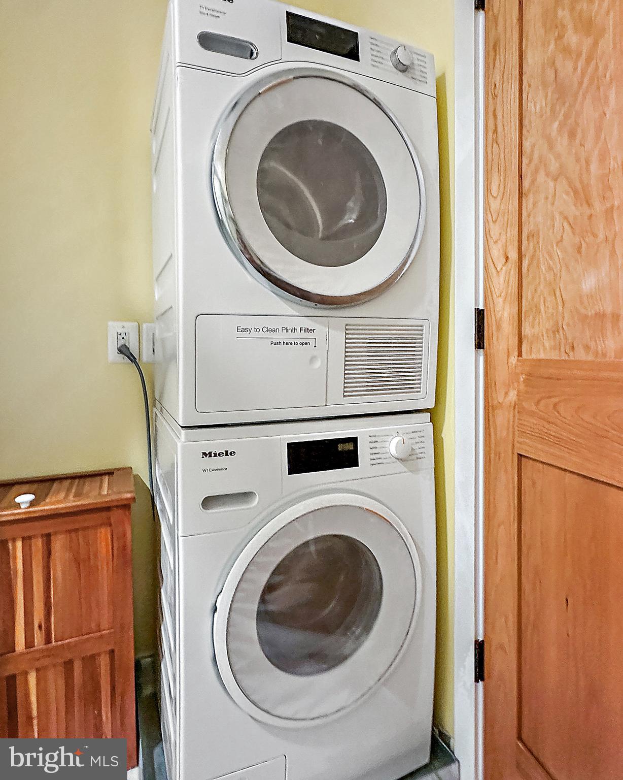 237 Hanover Street Annapolis, MD 21401 - Photo 32 of 48 a close up view of a washer and dryer