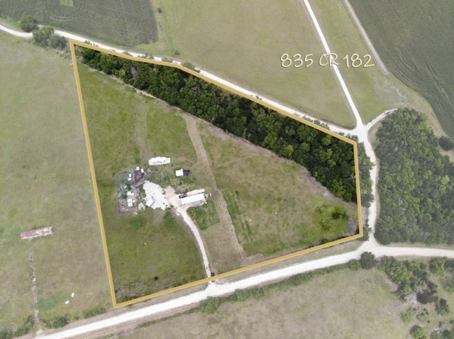 835 County Road 182 Marlin, TX 76661 - Photo 3 of 27 a view of a balcony