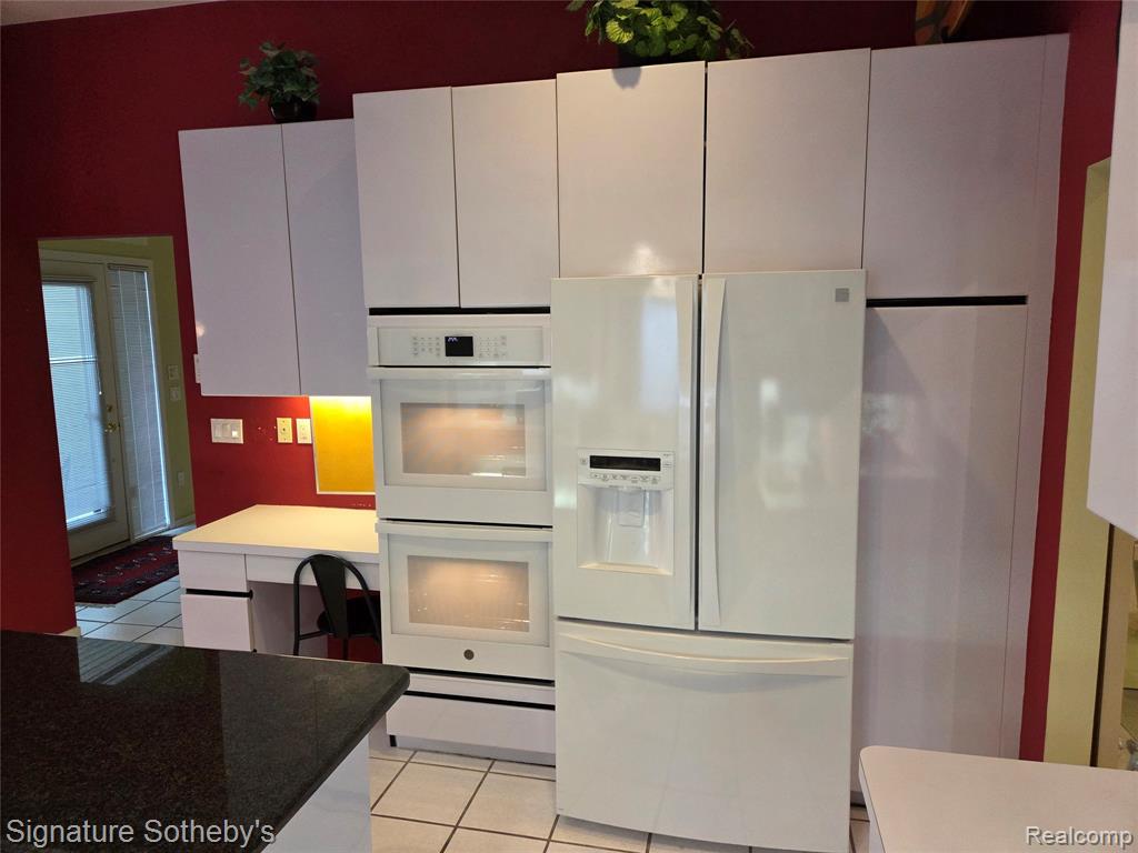 5274 Simpson Lake Road West Bloomfield, MI 48323 - Photo 8 of 46 Gallery Image 8
