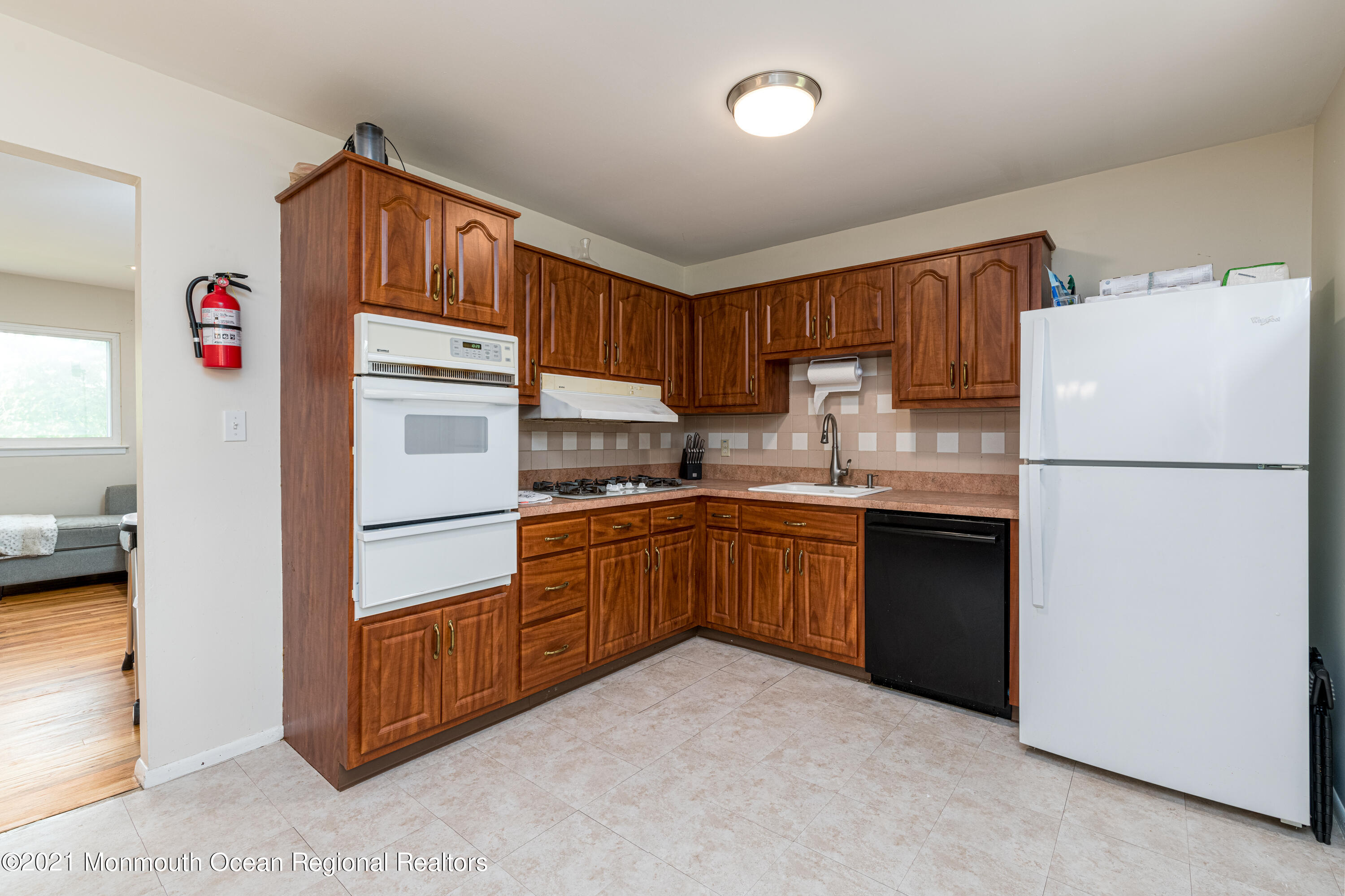 154 Newbury Road Howell, NJ 07731 - Photo 15 of 29 154_Newbury_Rd-15