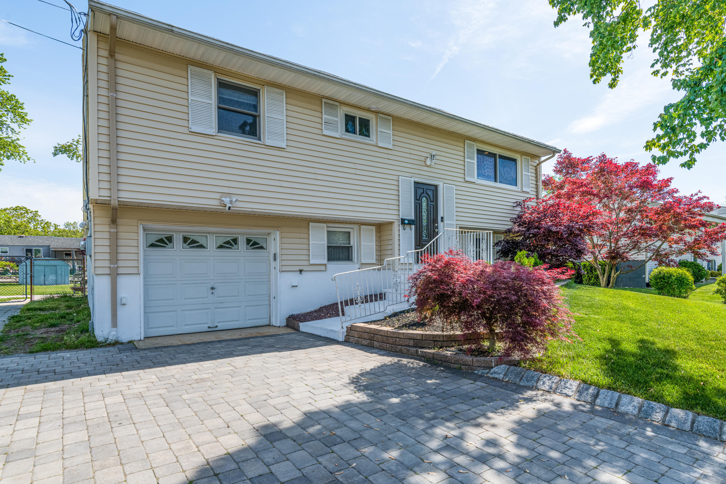 154 Newbury Road Howell, NJ 07731 - Photo 3 of 29 154_Newbury_Rd-3