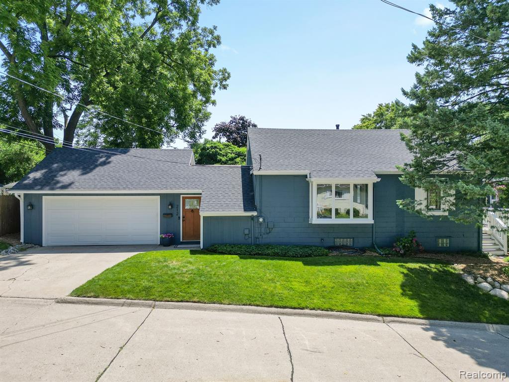 212 North Alice Avenue Rochester, MI 48307 - Photo 2 of 28