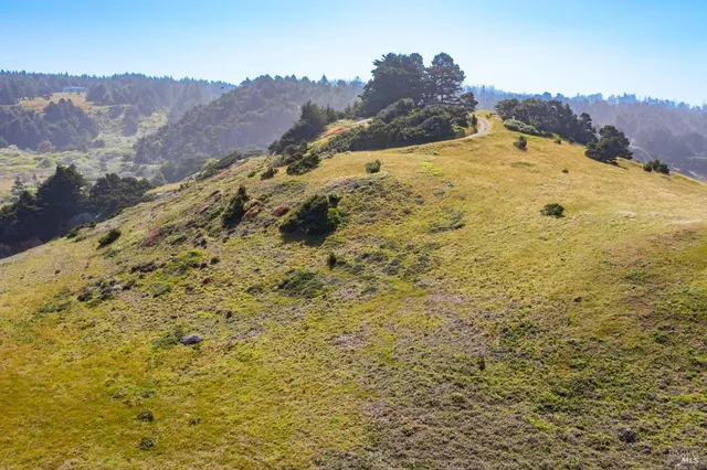 $2,900,000 | 50500 Buckhorn Cove Road East, Little River, CA 95456