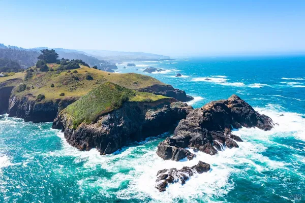 $2,900,000 | 50500 Buckhorn Cove Road East, Little River, CA 95456