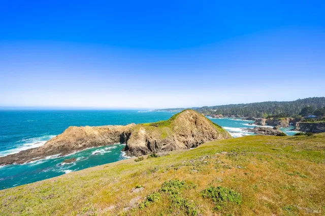 $2,900,000 | 50500 Buckhorn Cove Road East, Little River, CA 95456