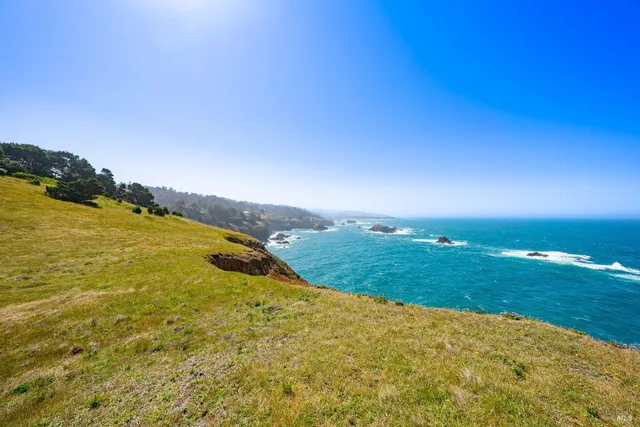 $2,900,000 | 50500 Buckhorn Cove Road East, Little River, CA 95456