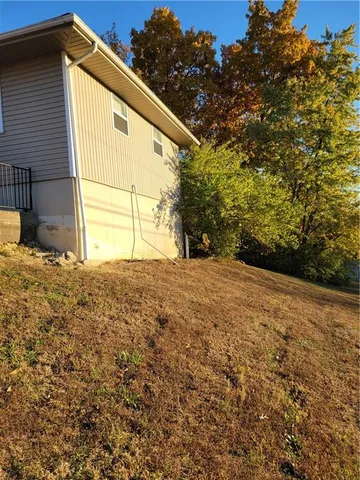 $350,000 | 325-327 Northwest 62nd Terrace, Gladstone, MO 64118