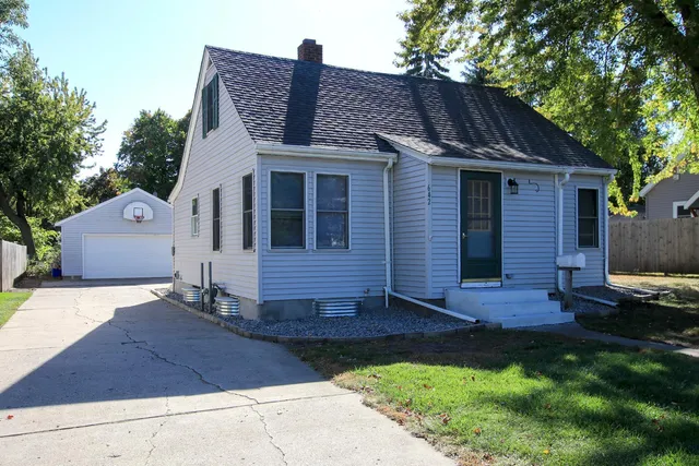 $244,900 | 642 Juul Road Southwest, Hutchinson, MN 55350