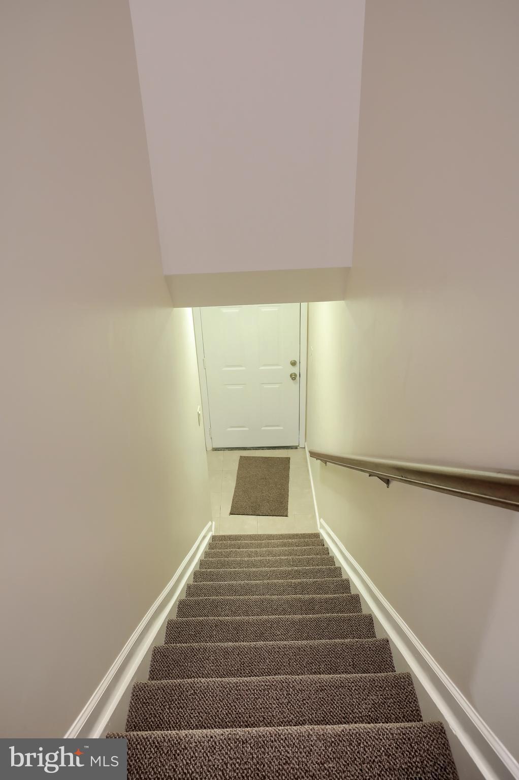 2902 State Hill Road, Unit E14 Reading, PA 19610 - Photo 4 of 21 Entrance Steps