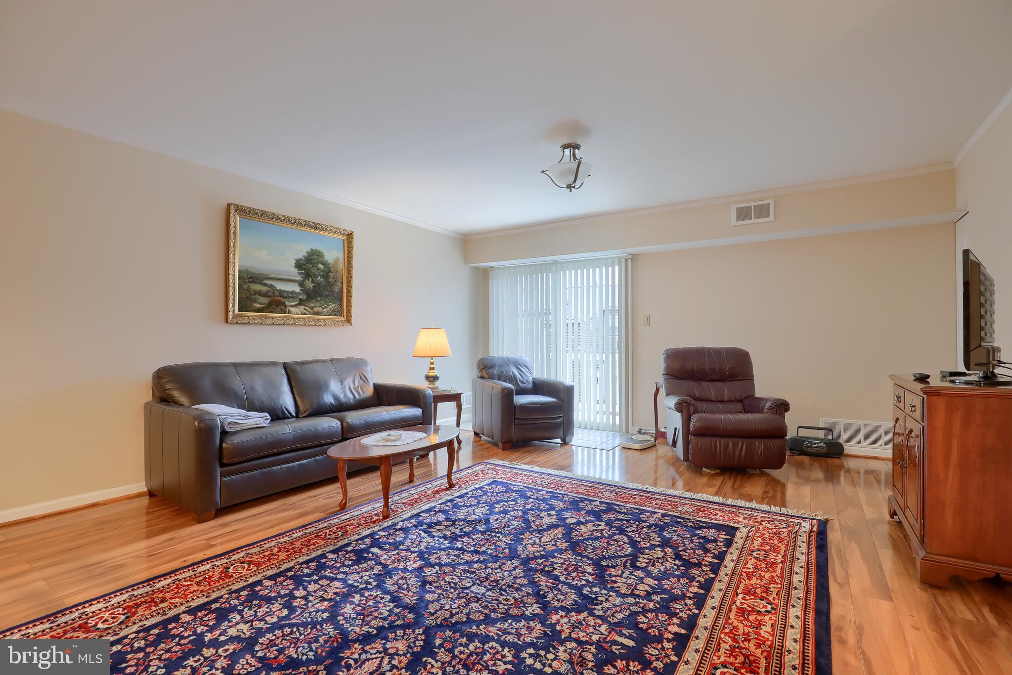2902 State Hill Road, Unit E14 Reading, PA 19610 - Photo 5 of 21 Living Room
