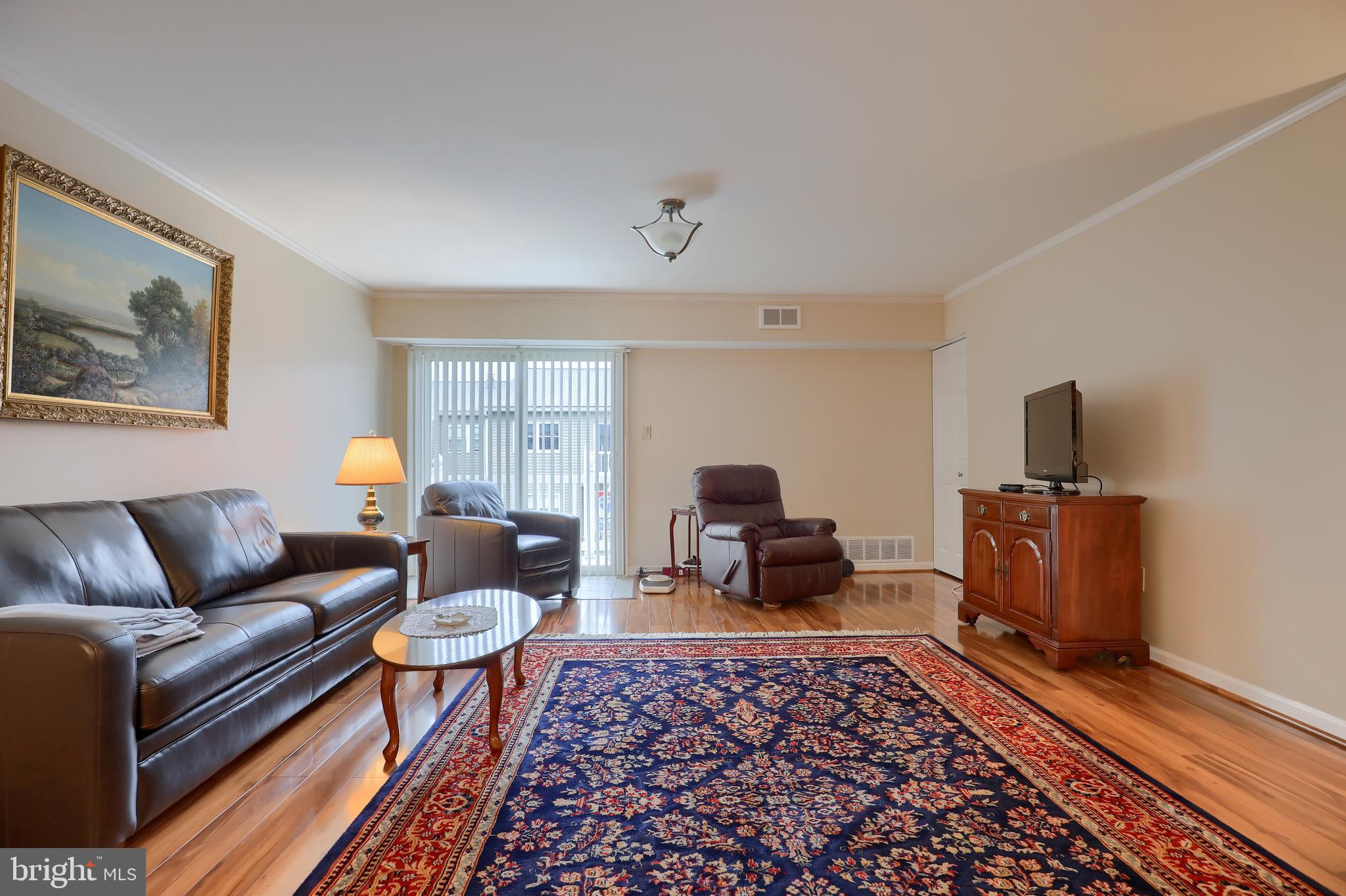 2902 State Hill Road, Unit E14 Reading, PA 19610 - Photo 6 of 21 Living Room