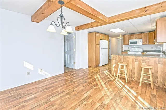 $2,100 | 15 Indian Hill Lane, Newtown, CT 06482