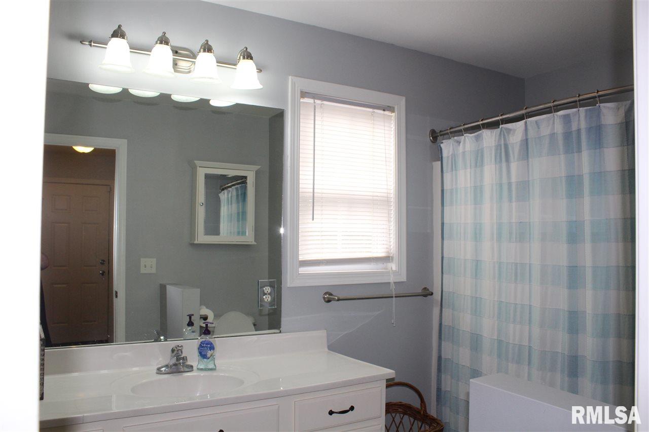 1304 West Cloverdale Road Chillicothe, IL 61523 - Photo 12 of 24 Gallery Image 12