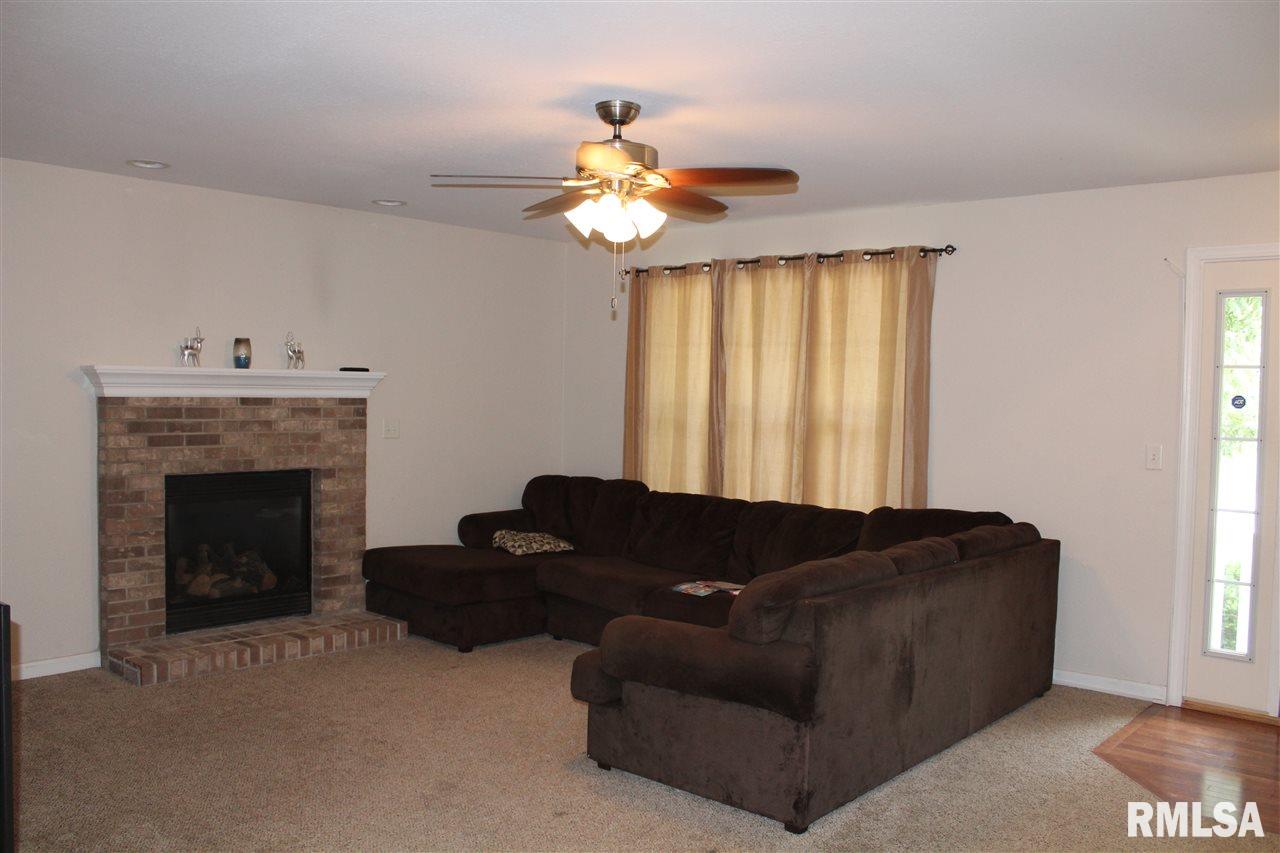 1304 West Cloverdale Road Chillicothe, IL 61523 - Photo 15 of 24 Gallery Image 15
