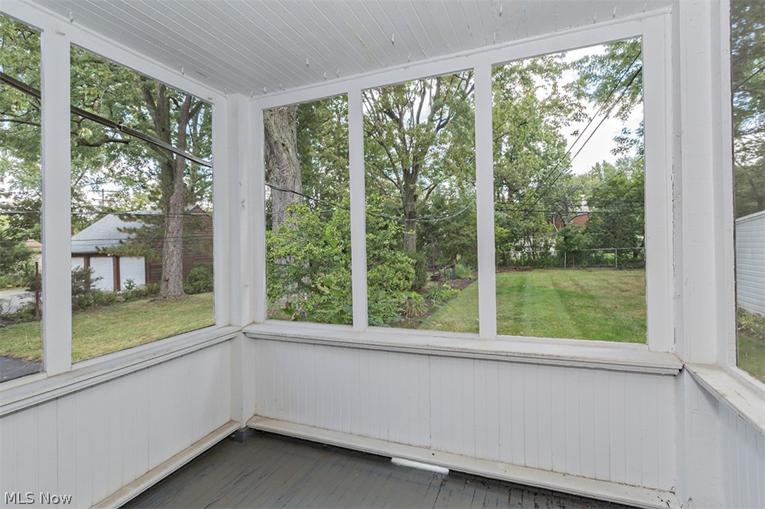 2355 Ashurst Road Cleveland, OH 44118 - Photo 14 of 35