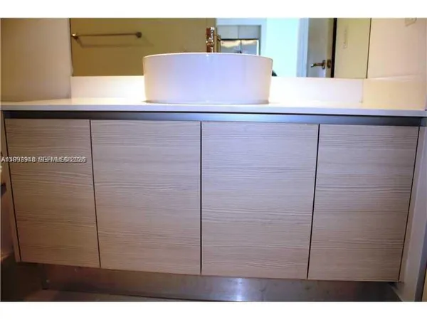 $394,000 | 4250 Biscayne Boulevard, Unit 815, Miami, FL 33137