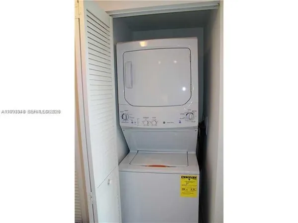 $394,000 | 4250 Biscayne Boulevard, Unit 815, Miami, FL 33137