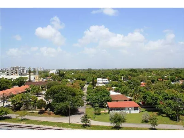 $394,000 | 4250 Biscayne Boulevard, Unit 815, Miami, FL 33137