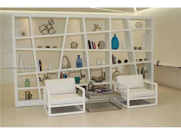 $394,000 | 4250 Biscayne Boulevard, Unit 815, Miami, FL 33137