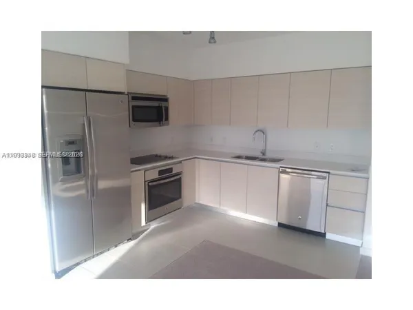 $394,000 | 4250 Biscayne Boulevard, Unit 815, Miami, FL 33137