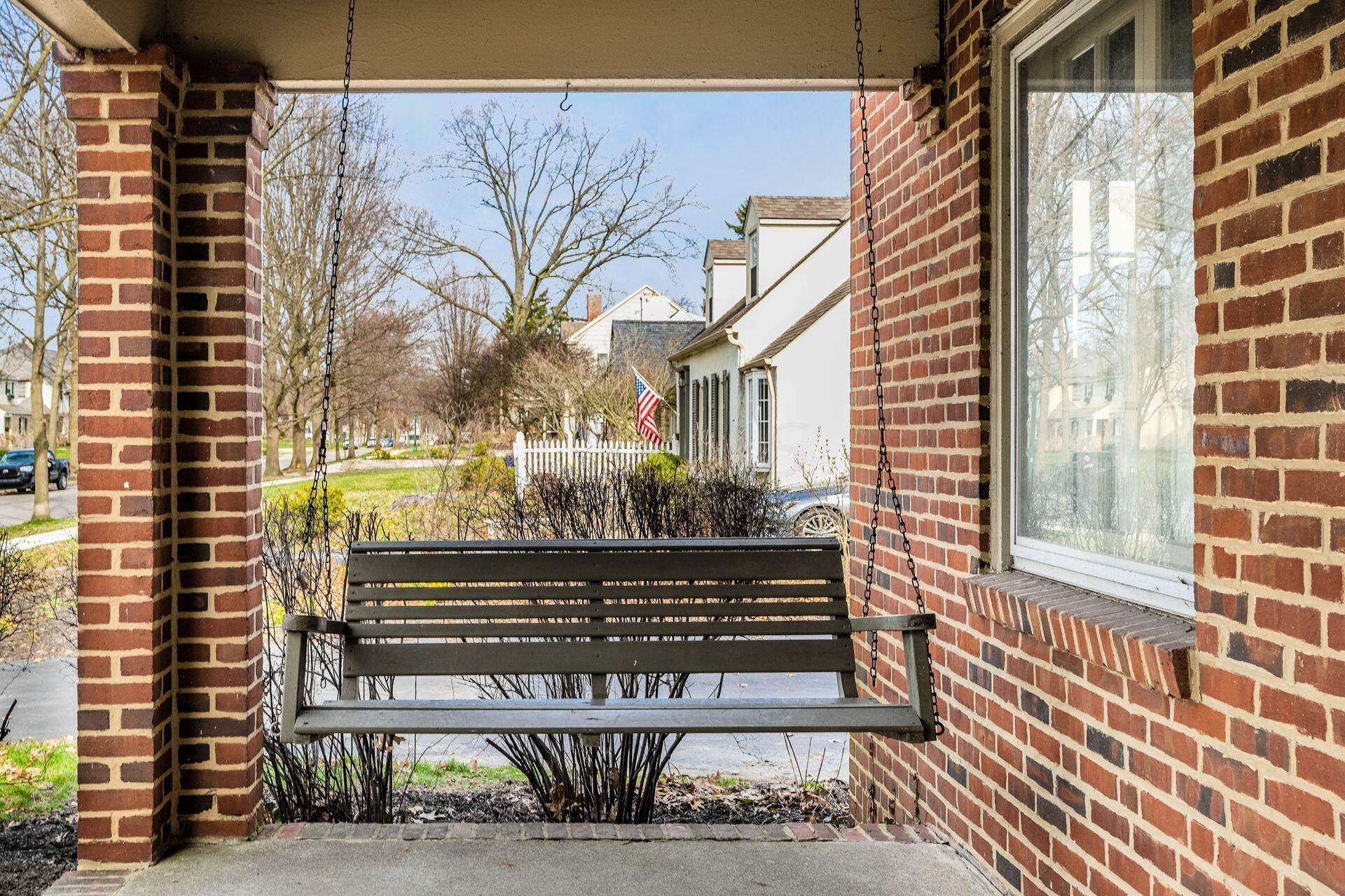 1901 Baldridge Road Columbus, OH 43221 - Photo 5 of 43 Front Porch