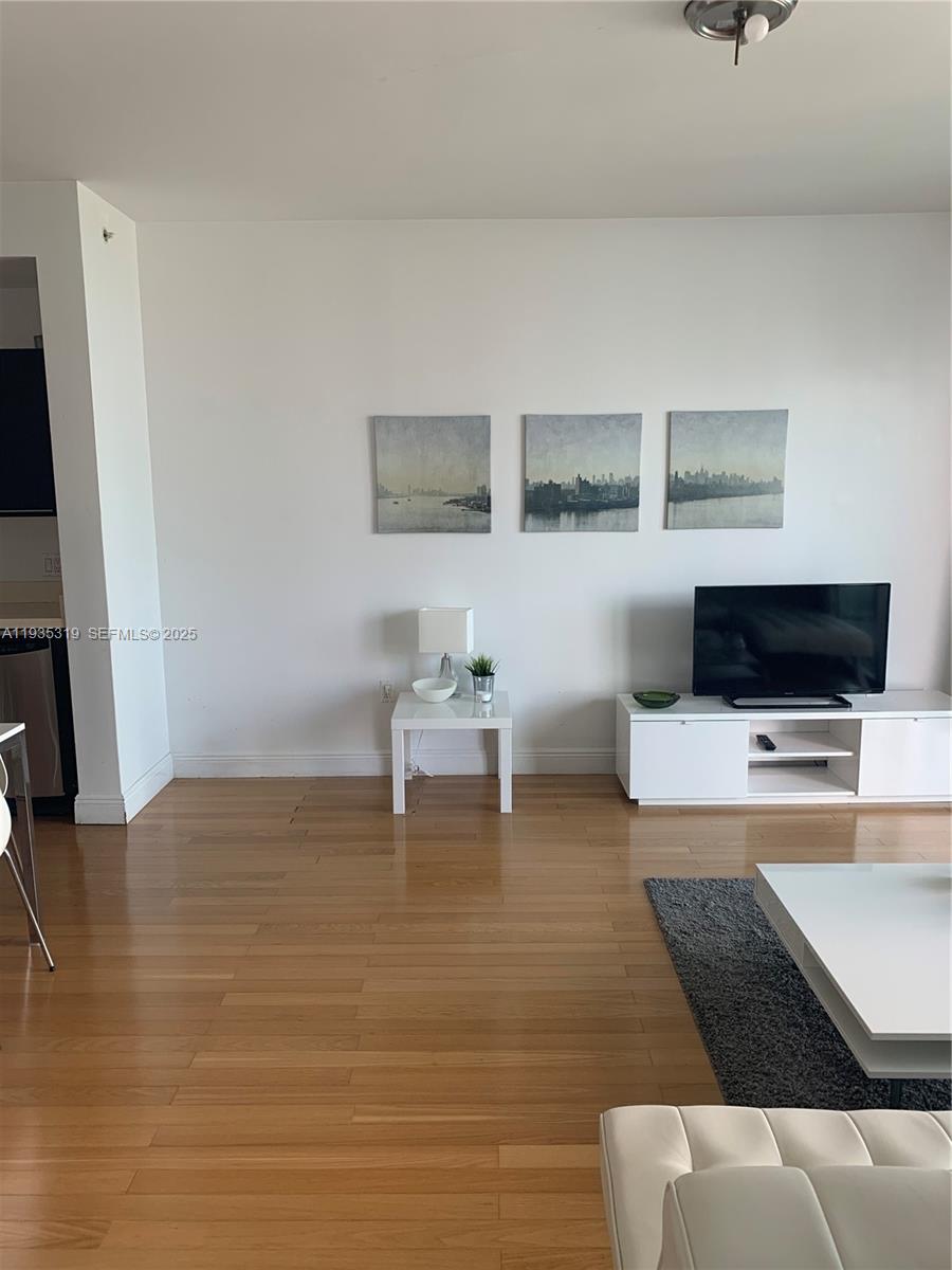 90 Southwest 3rd Street, Unit 1211 Miami, FL 33130 - Photo 5 of 12