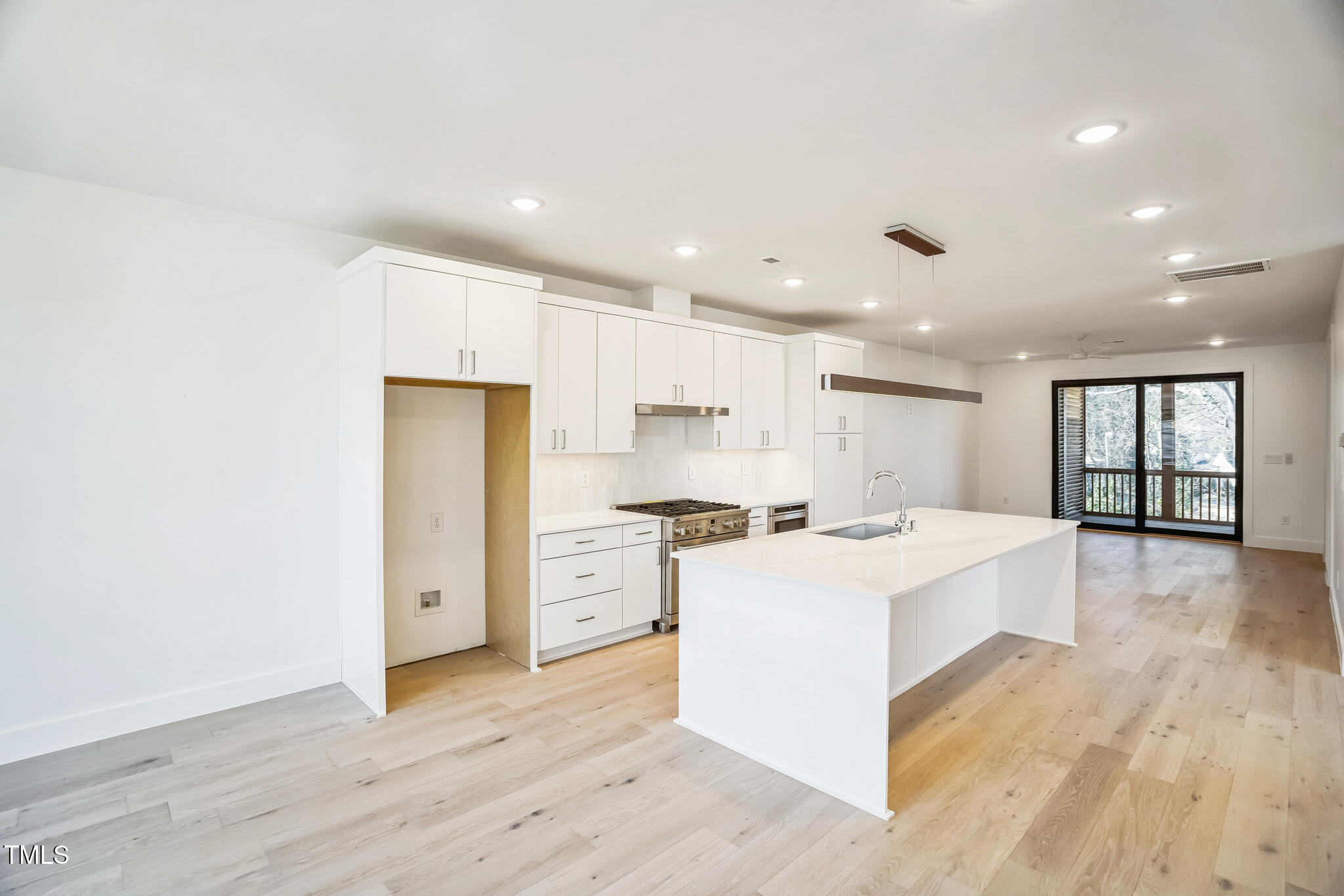 2119 Brewer Street Raleigh, NC 27608 - Photo 4 of 22 2123_Brewer_St_Raleigh_NC_27608_USA-Kitc