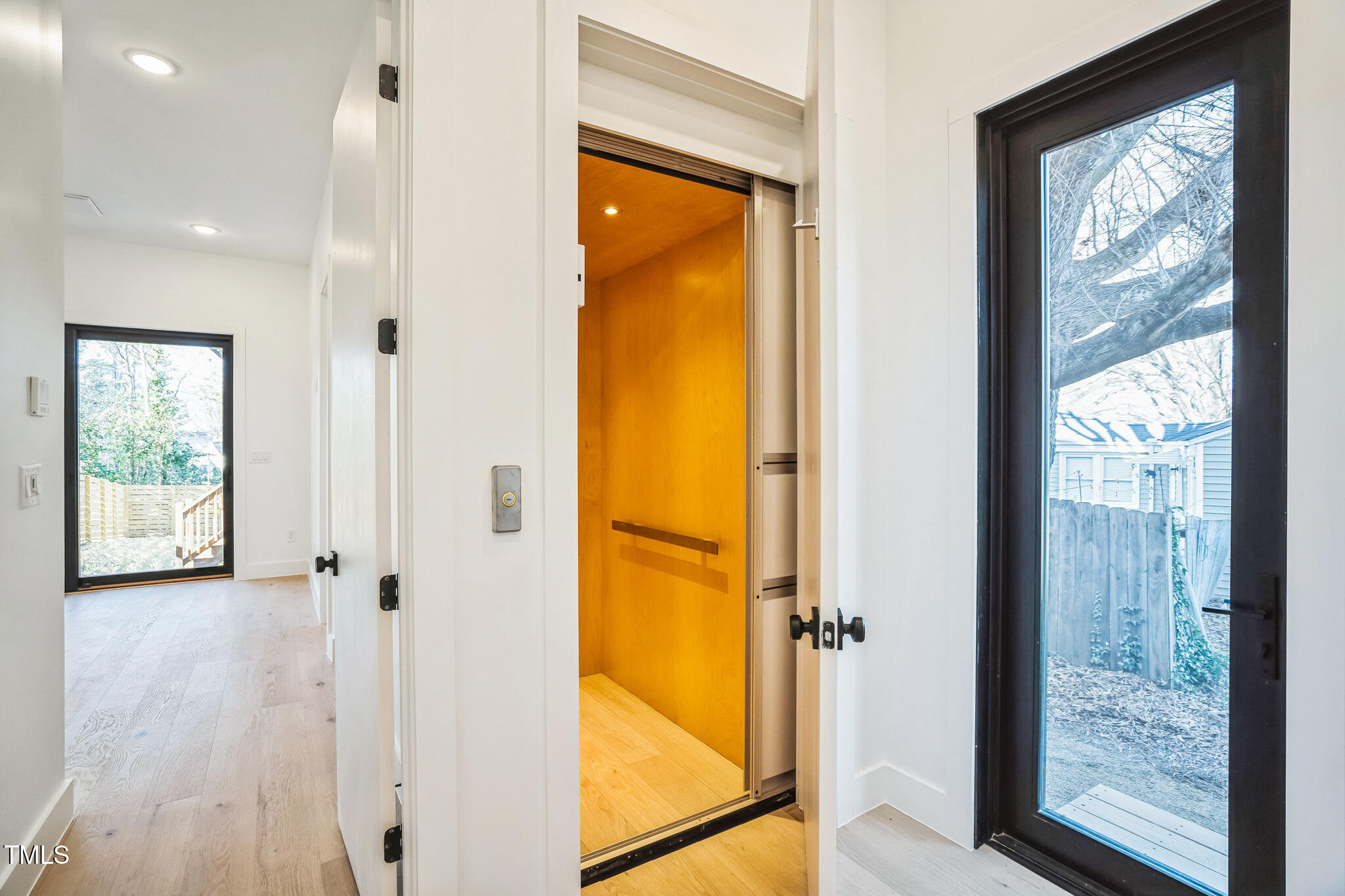 2119 Brewer Street Raleigh, NC 27608 - Photo 8 of 22 2123_Brewer_St_Raleigh_NC_27608_USA-Foye