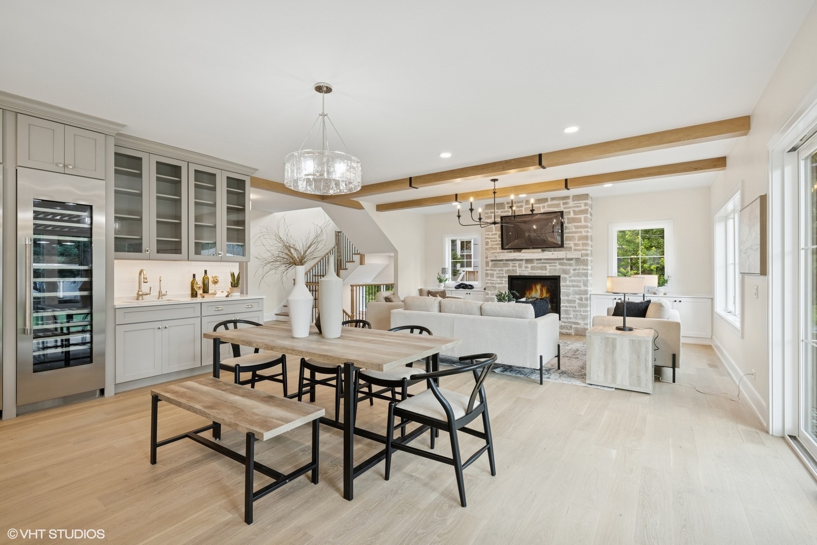 227 South Mitchell Avenue Arlington Heights, IL 60005 - Photo 13 of 40 a view of a livingroom with furniture window and wooden floor