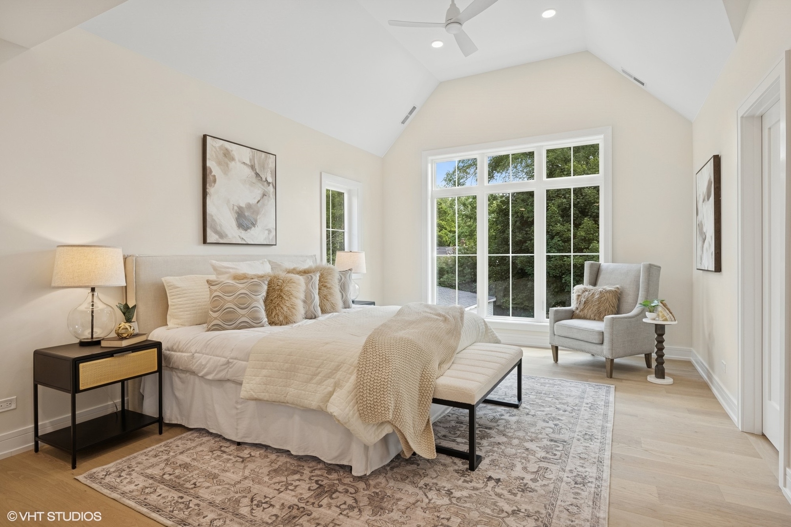 227 South Mitchell Avenue Arlington Heights, IL 60005 - Photo 18 of 40 a bedroom with a bed and a window