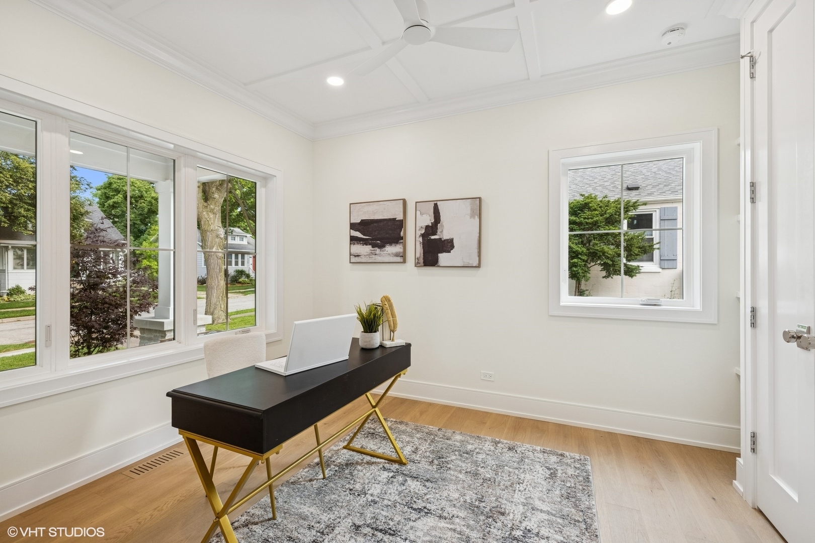 227 South Mitchell Avenue Arlington Heights, IL 60005 - Photo 4 of 40 a living room with window and a wooden floor