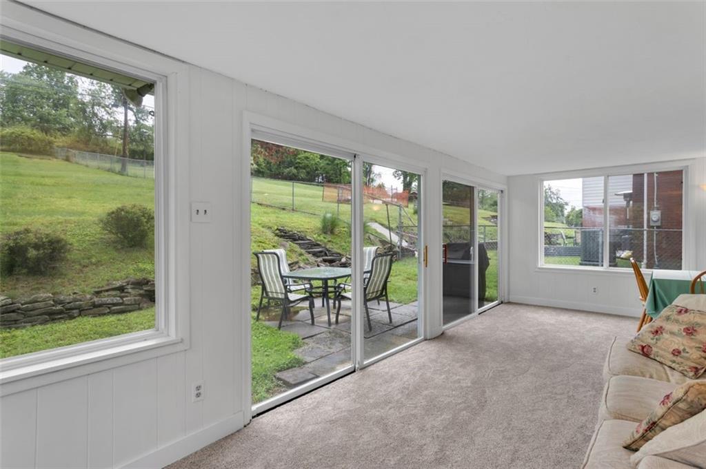 5352 Highgrove Road Pittsburgh, PA 15234 - Photo 14 of 31 Gallery Image 14