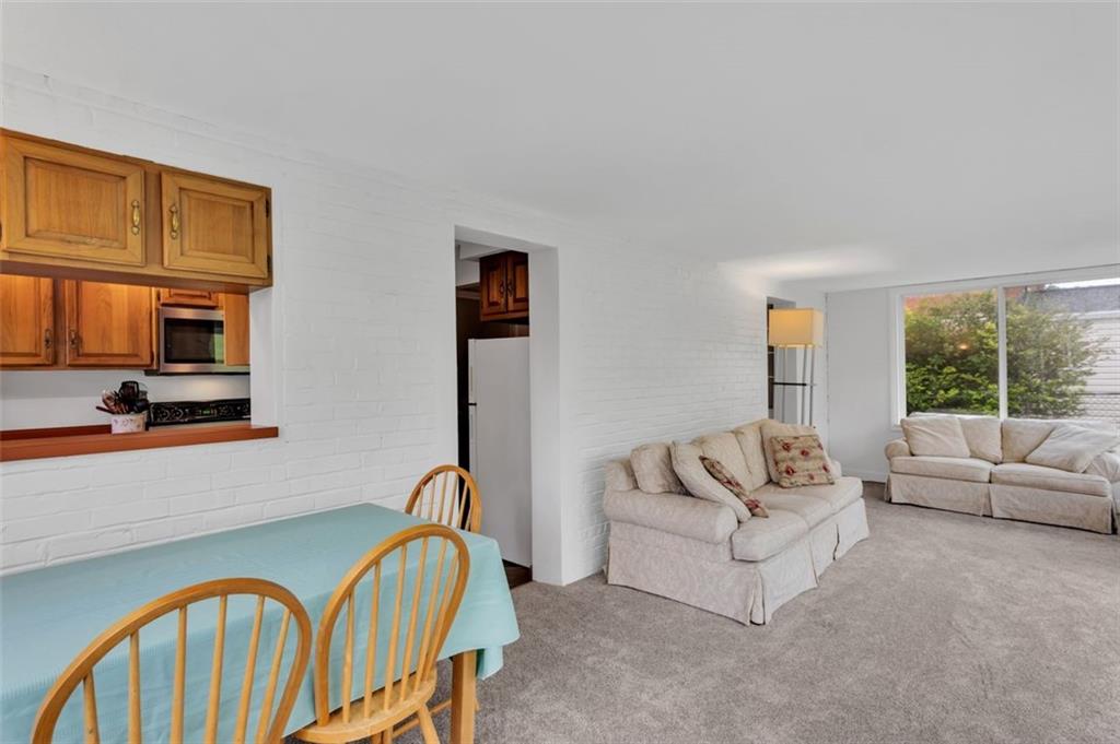 5352 Highgrove Road Pittsburgh, PA 15234 - Photo 16 of 31 Gallery Image 16