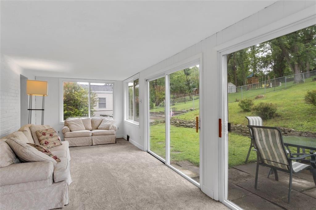 5352 Highgrove Road Pittsburgh, PA 15234 - Photo 17 of 31 Gallery Image 17