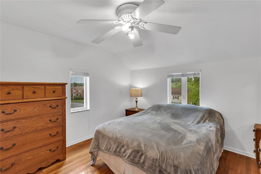 5352 Highgrove Road Pittsburgh, PA 15234 - Photo 18 of 31 Gallery Image 18