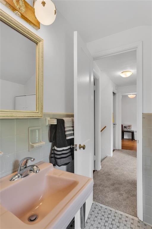 5352 Highgrove Road Pittsburgh, PA 15234 - Photo 21 of 31 Gallery Image 21