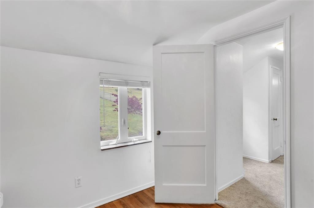 5352 Highgrove Road Pittsburgh, PA 15234 - Photo 22 of 31 Gallery Image 22