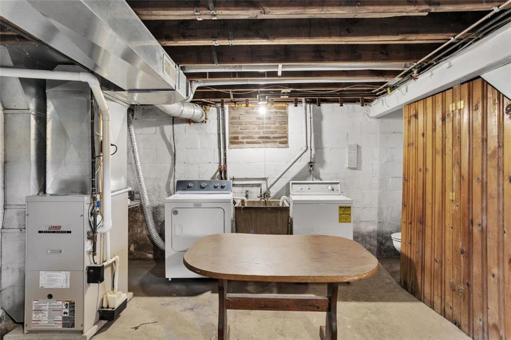 5352 Highgrove Road Pittsburgh, PA 15234 - Photo 25 of 31 Gallery Image 25