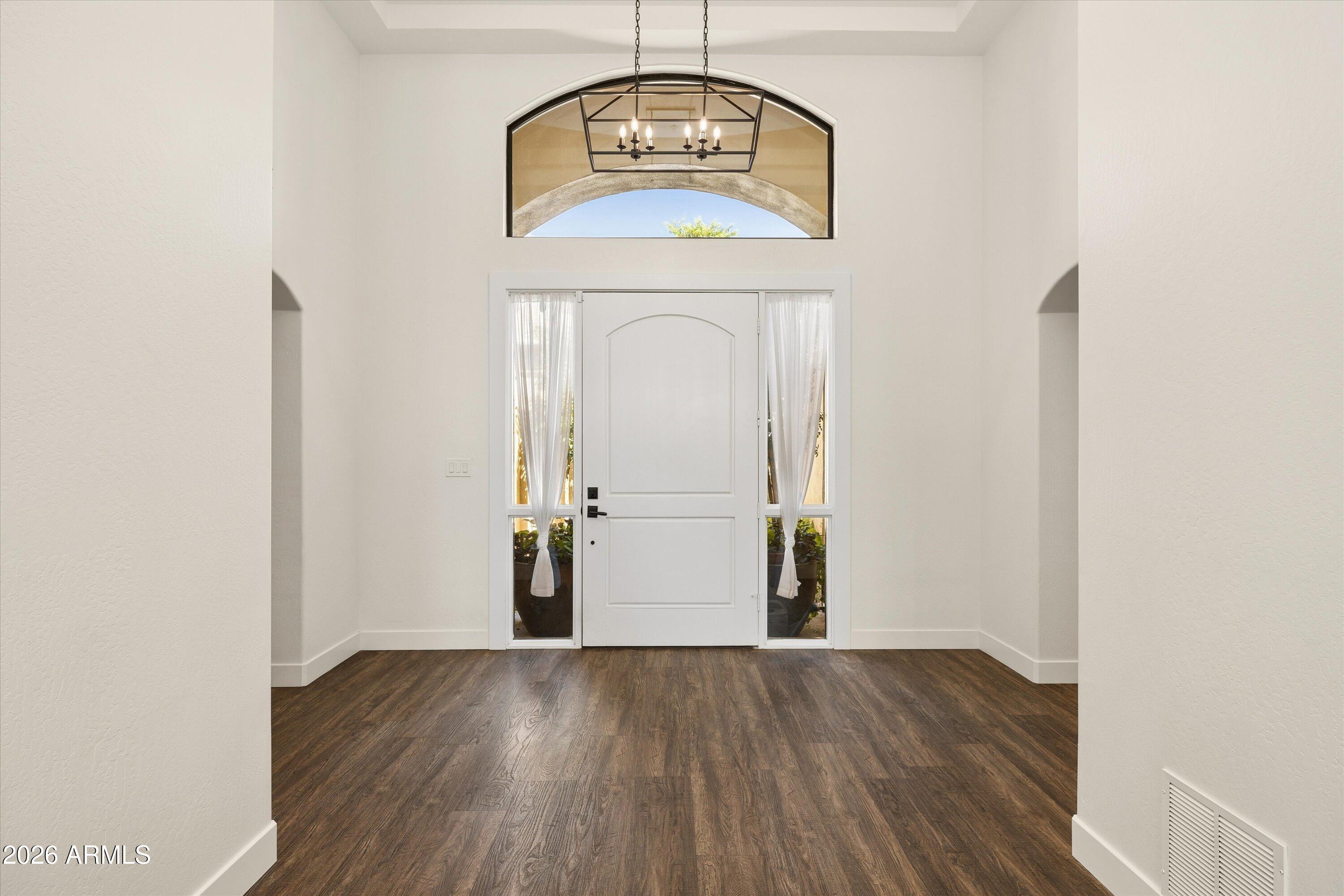 7323 East Gainey Ranch Road, Unit 18 Scottsdale, AZ 85258 - Photo 11 of 90 Foyer